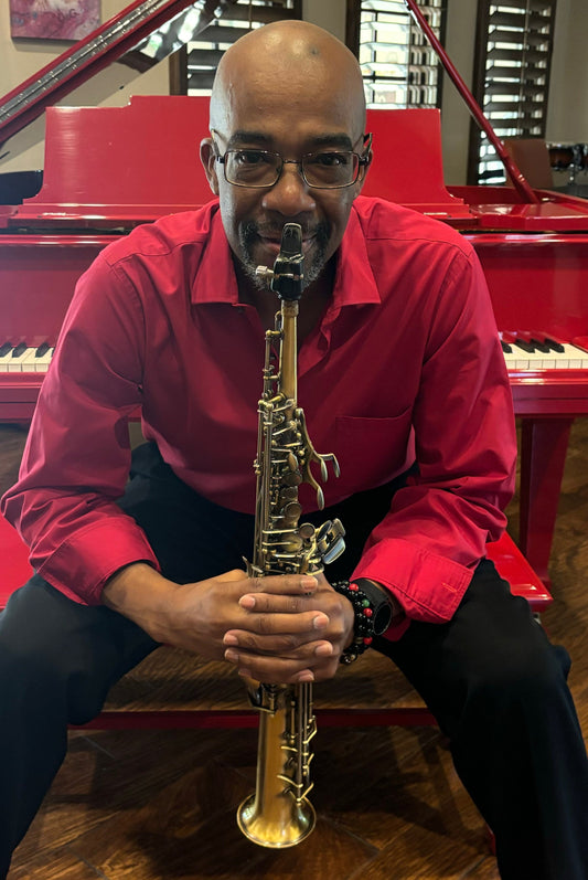 NOW BOOKING DEE LUCAS