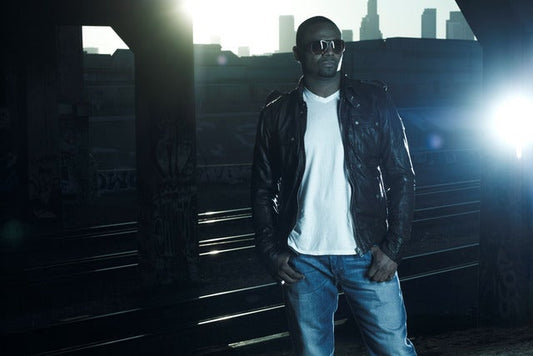 NOW BOOKING CARL THOMAS