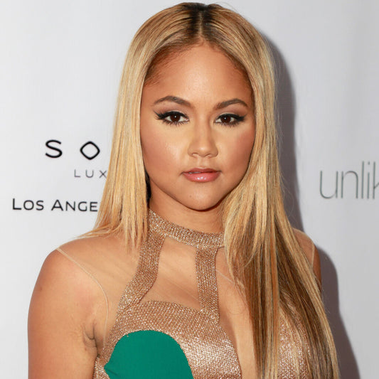 NOW BOOKING KAT DELUNA