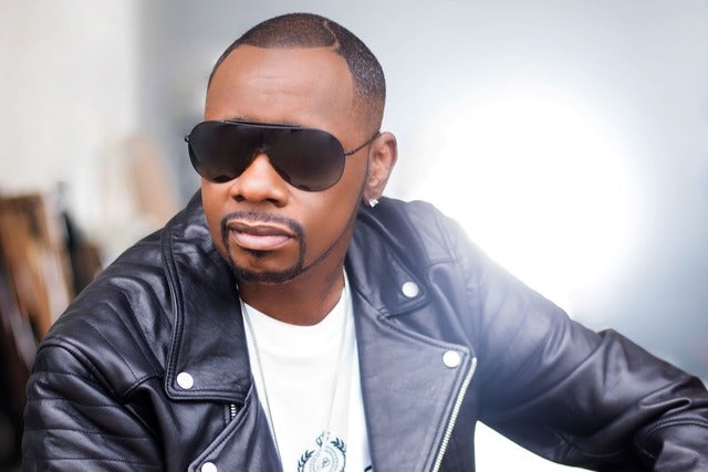 NOW BOOKING K-CI HAILEY