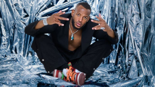 NOW BOOKING MARLON WAYANS